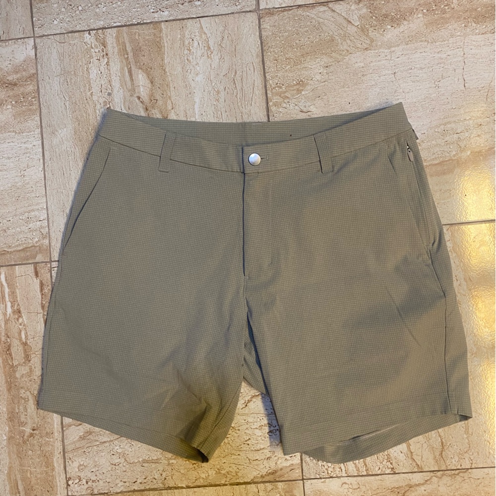 Lululemon men’s casual short 7in seam